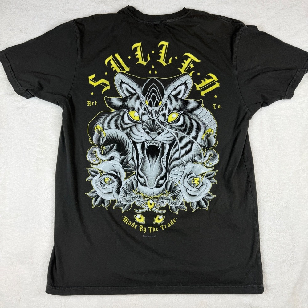Sullen Art Collective Tiger Snake Rose Graphic T-Shirt Black Mens Medium Buckle